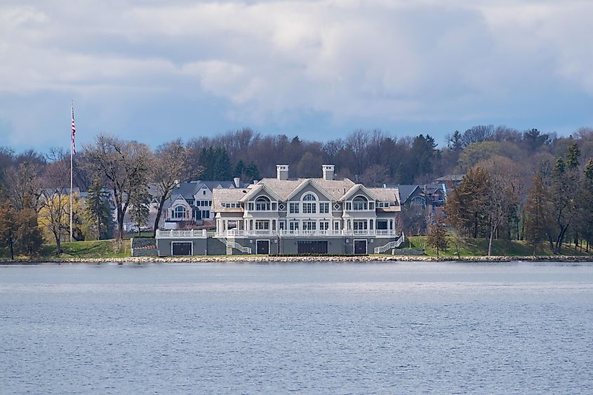 Amazing Lake house in Wayzata, Minnesota