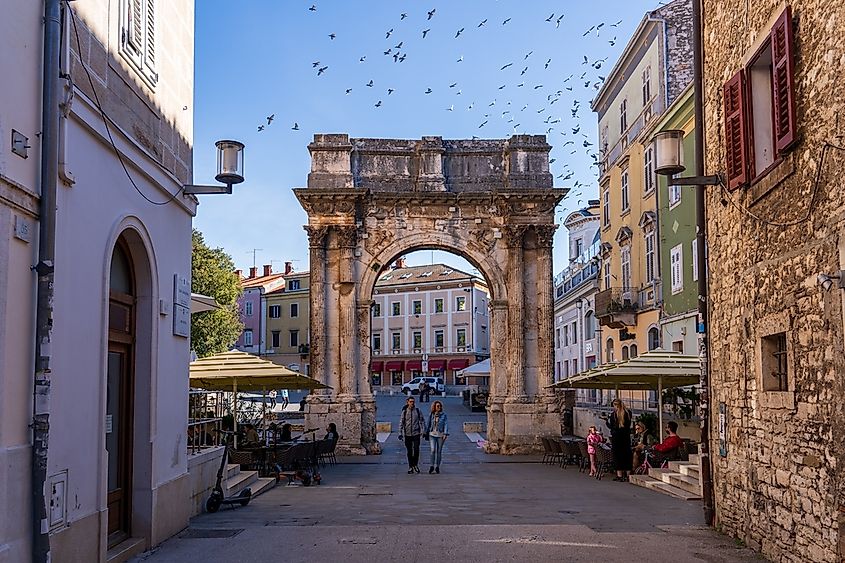 Arch of the Sergii in Pula.