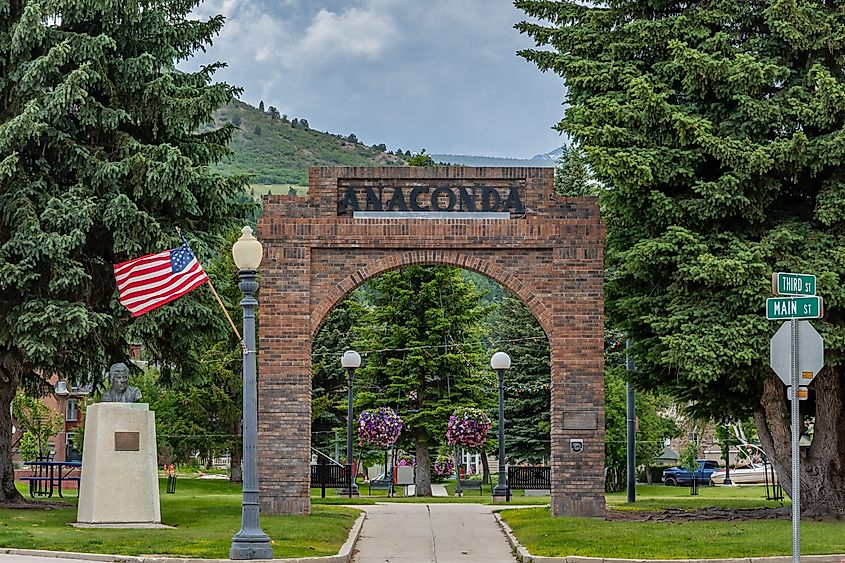A welcoming signboard at the entry of a preserve park in Anaconda, Montana.