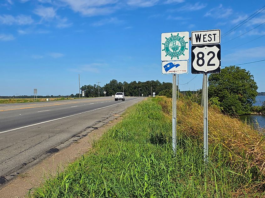 A stretch of the Great River Road Highway along the Mississippi River.