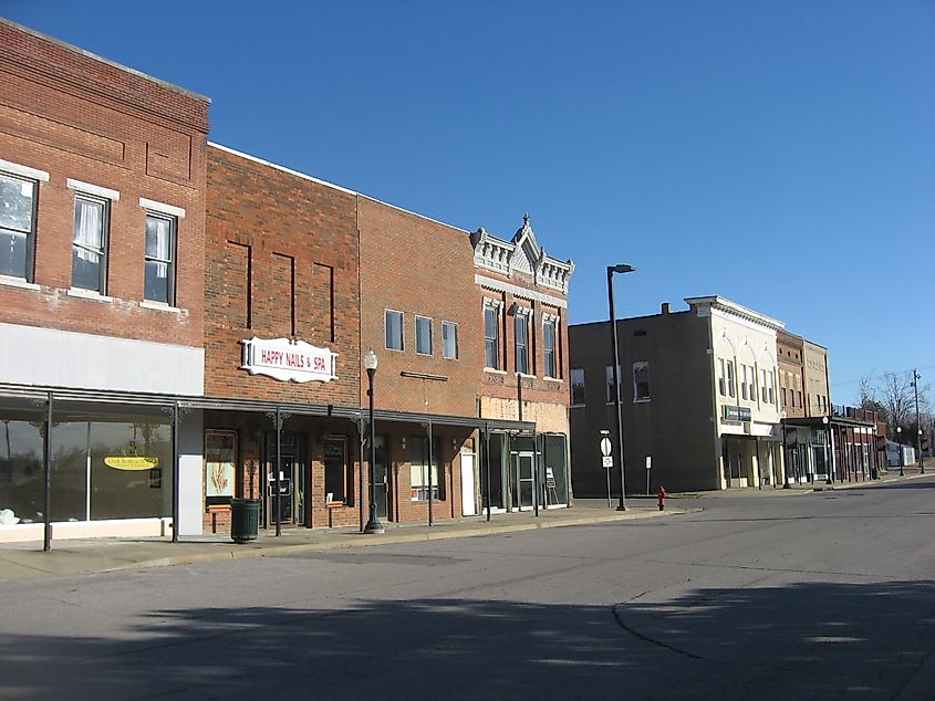 Buildings at the Main Street intersection on the northern side of Railroad Avenue in Dawson Springs, Kentucky, USA.