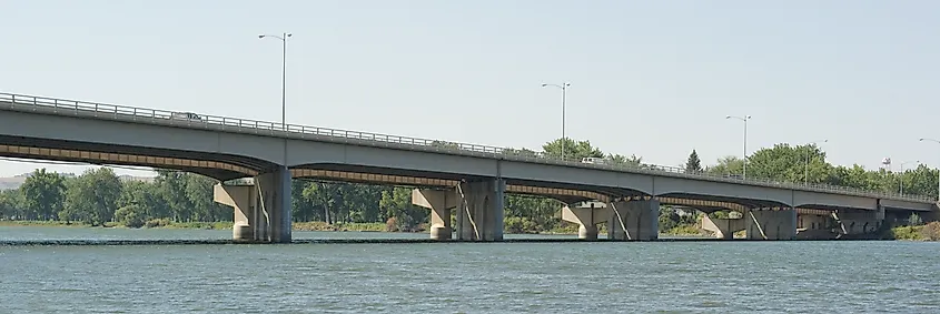 O.S. Warden Bridge, I-315, Montana