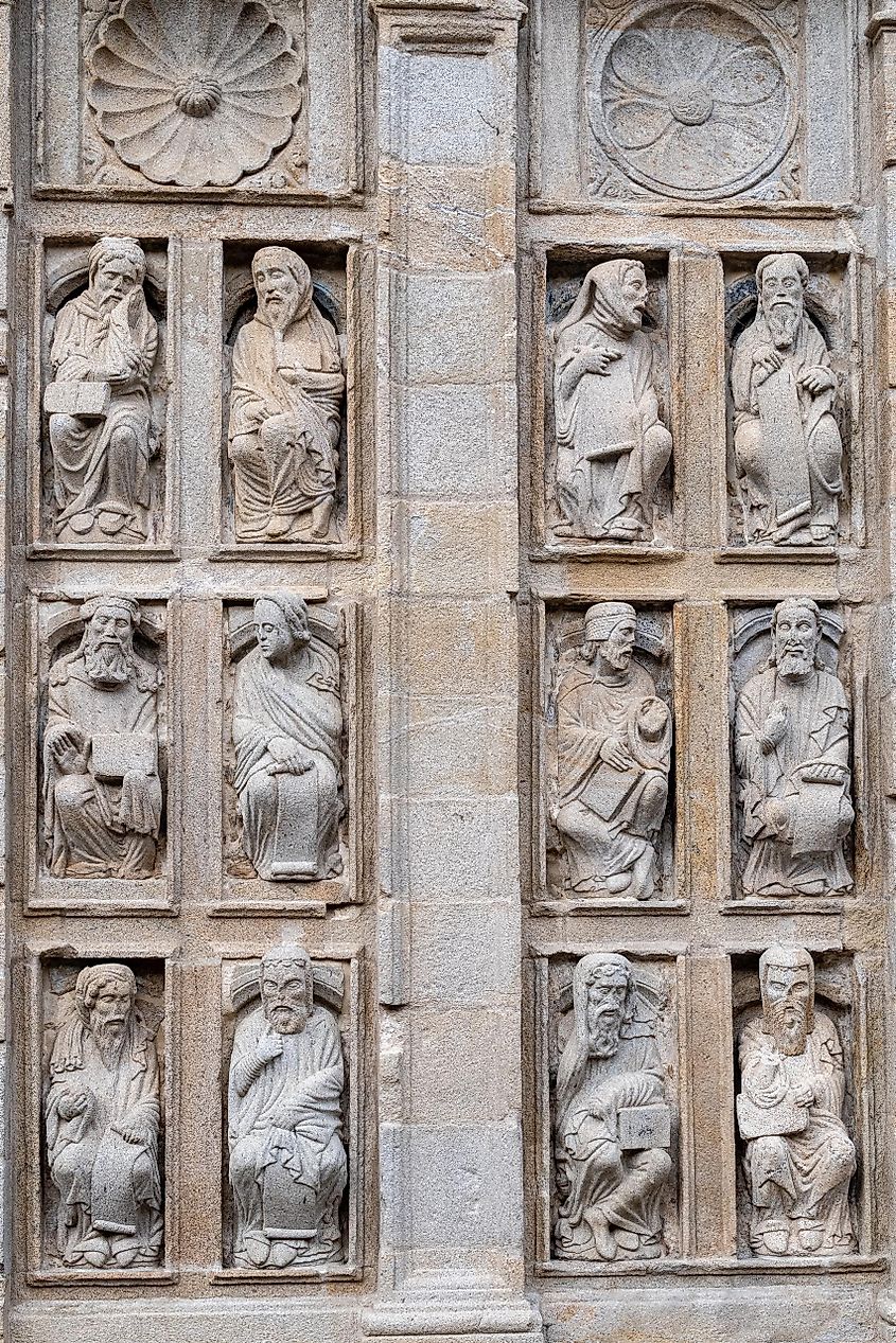 Relief figures of prophets and apostles. East facade, Gate of Forgiveness or Santa., Cathedral of Santiago de Compostela, Galicia, Spain.