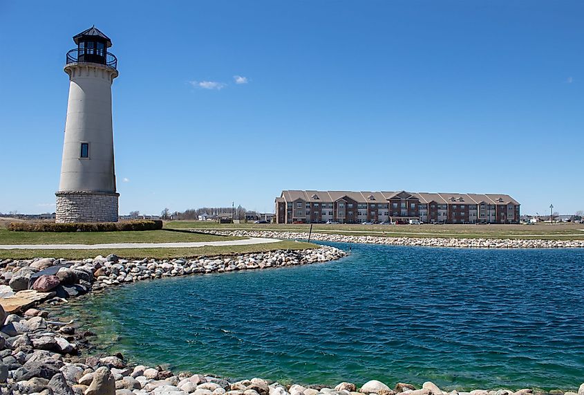 View of the lighthouse and Harbor Town Senior Residence in Perrysburg, Ohio. Editorial credit: Rosamar / Shutterstock.com