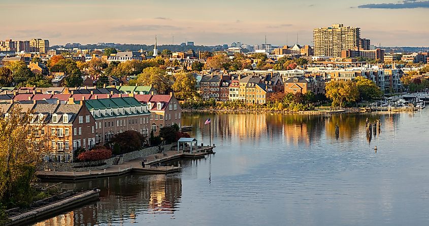 Modern townhomes in the historic city of Alexandria and the waterfront property along the Potomac River in northern Virginia