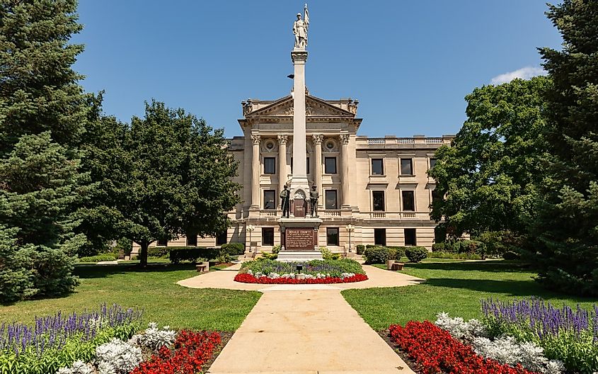 Exterior of the DeKalb County Courthouse in Sycamore, Illinois