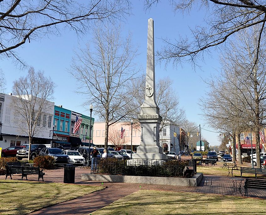 The Abbeville Confederate Monument was erected by Italian sculptor Dario Franco Rossi in December 1996, replacing the original 1906 monument by the Daughters of the Confederacy to honor Civil War service and sacrifices. 