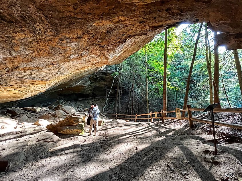 Entrance to a cave in the Hocking Hills State Park. Editorial credit: Wendy van Overstreet / Shutterstock.com.