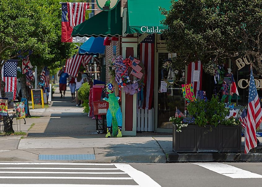 Street view in Southport, North Carolina, via christianthiel.net / Shutterstock.com