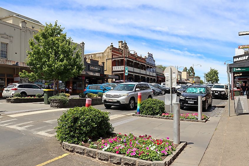 Busy street scene in Daylesford, Victoria, Australia