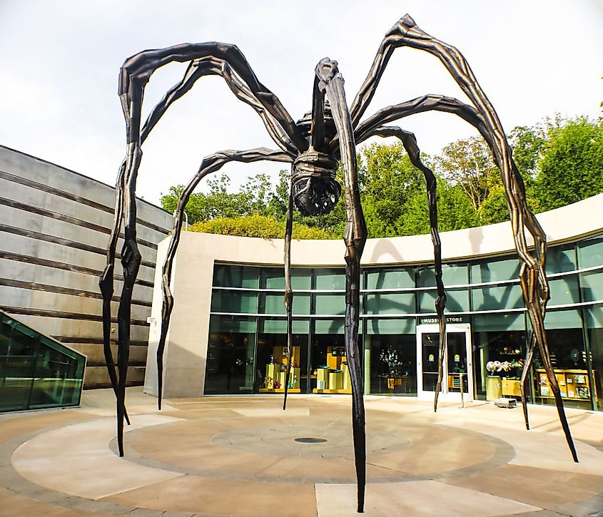 Giant metal spider sculpture at Crystal Bridges Museum, Bentonville