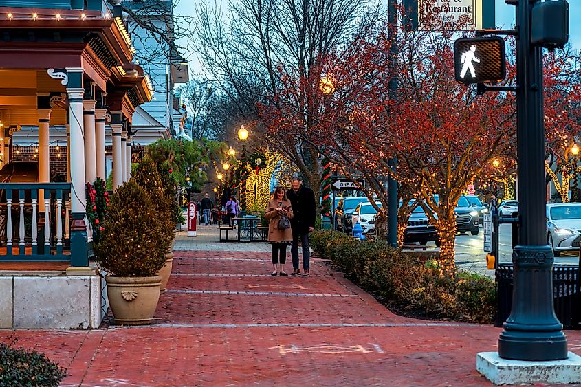 People walking in downtown Worthington, Ohio