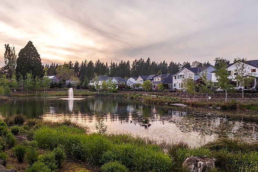 Wilsonville, Oregon: Private water pond in the residential urban area