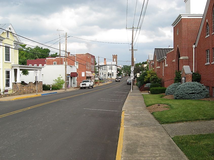 Main street in Dayton, Virginia, https://commons.wikimedia.org/w/index.php?curid=5538808