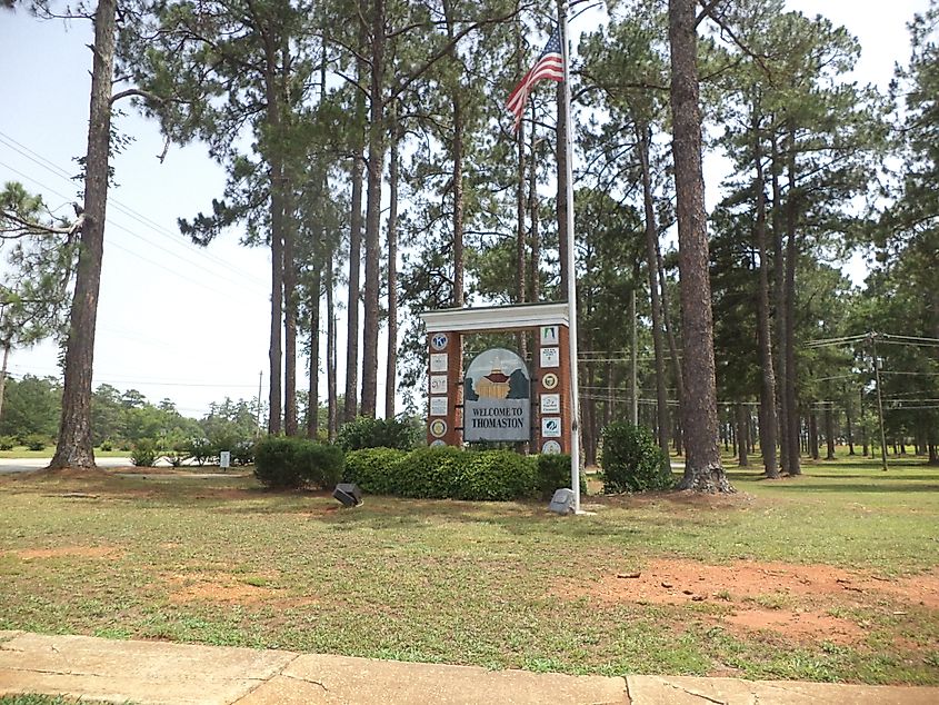 Welcome to Thomaston sign, Upson County, Georgia. Editorial credit: By Michael Rivera - Own work, CC BY-SA 3.0, https://commons.wikimedia.org/w/index.php?curid=33746273
