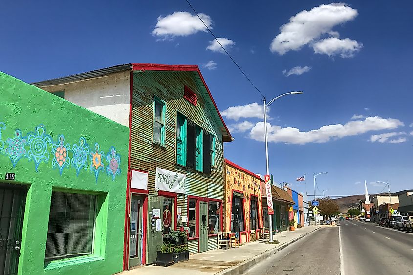 Downtown Truth or Consequences, New Mexico. Image credit Jeff Vincent - CC BY 2.0, Wikimedia Commons