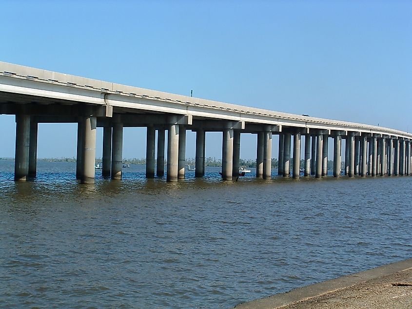 Bridge across Manchac Swamp in Ponchatoula, Louisiana. (Melanie Commander Thibodaux, CC BY 3.0, via Wikimedia Commons)