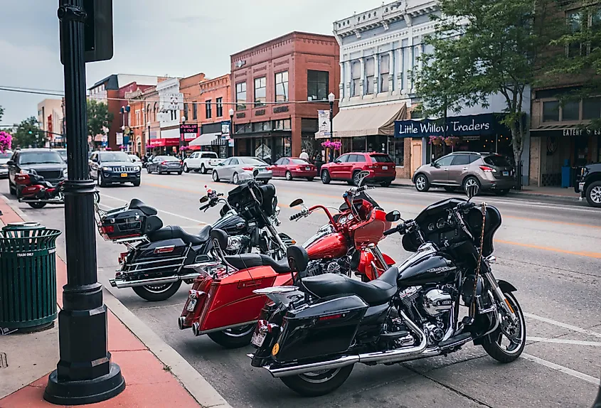 Mainstreet in the evening downtown Sheridan, Wyoming.