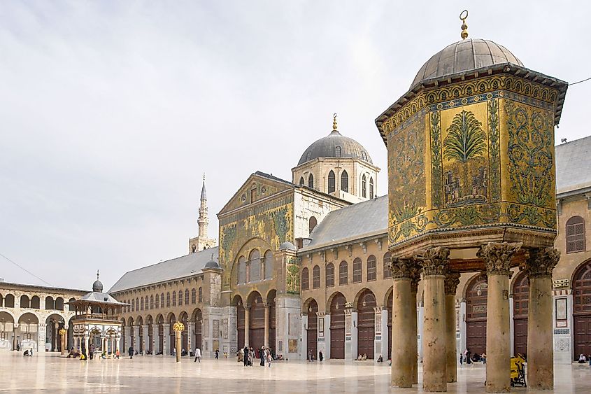 Pilgrims at the Umayyad Mosque in Syria, Damascus.