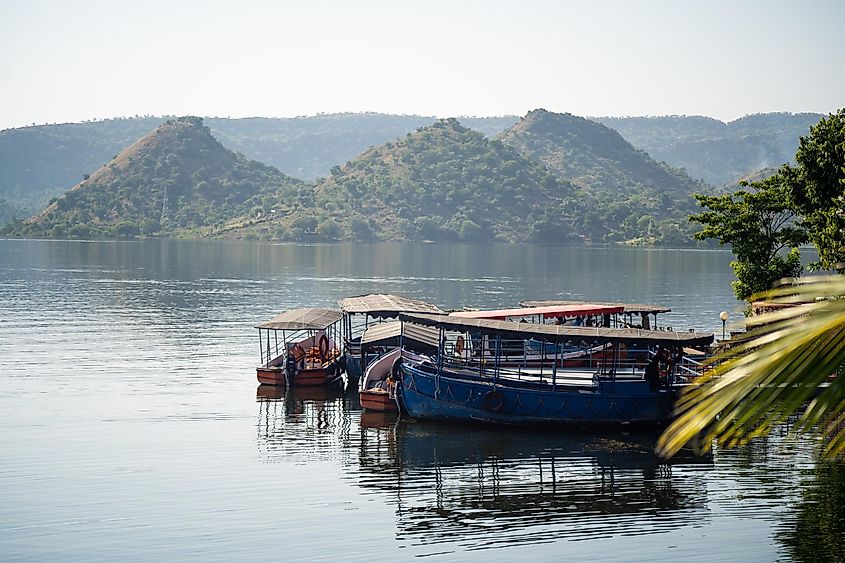 The spectacular Dhebar Lake.