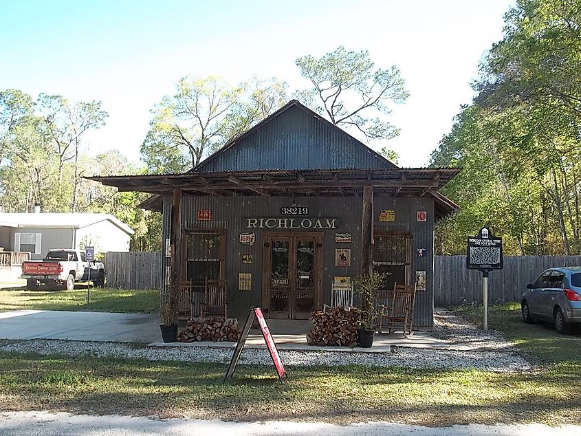 Webster, Florida: Richloam General Store and Post Office.