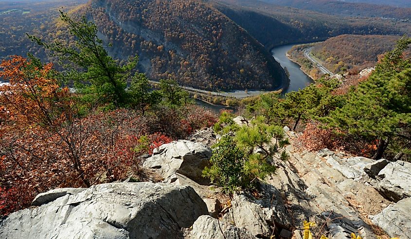 Delaware Water Gap overlook on Cliff Trail  autumn colors