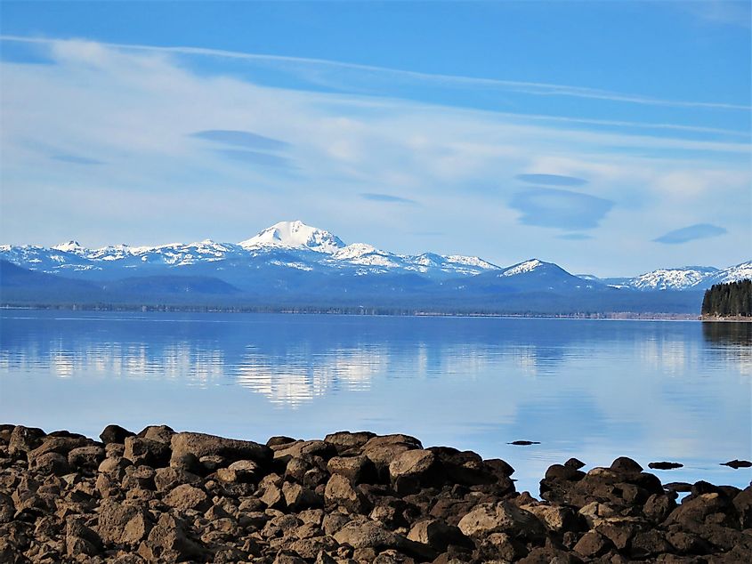 Beautiful panoramic view of Mount Lassen from Lake Almanor at Rocky Point, via BOUCHET Francie / Shutterstock.com 