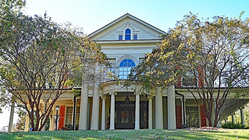 House at 1300 7th Ave in Jasper, Alabama, USA.