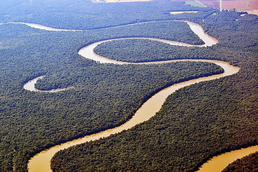 The Mississippi River is the second-longest river in North America, and just like the Missouri River, it passes through ten states.