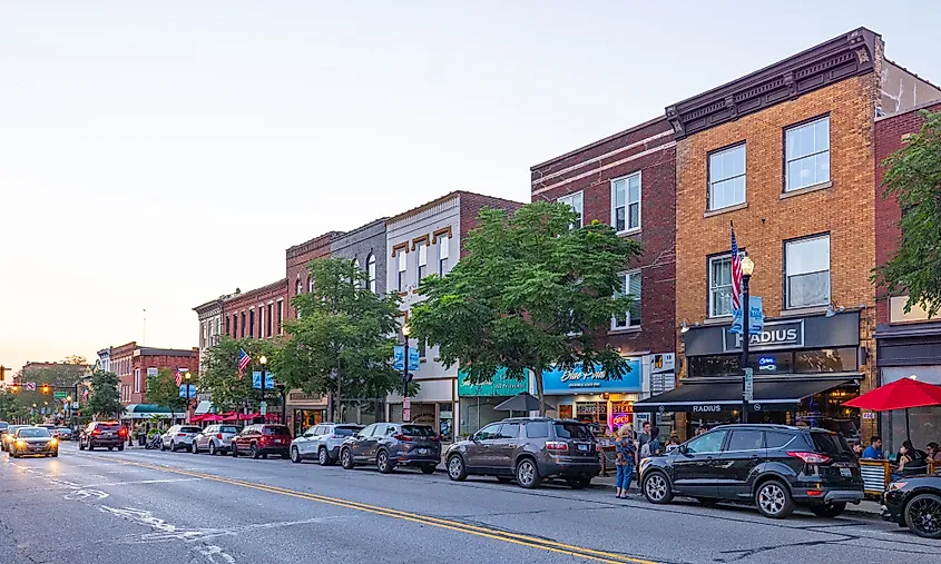 Valparaiso, Indiana: The business district on Lincolnway Street.