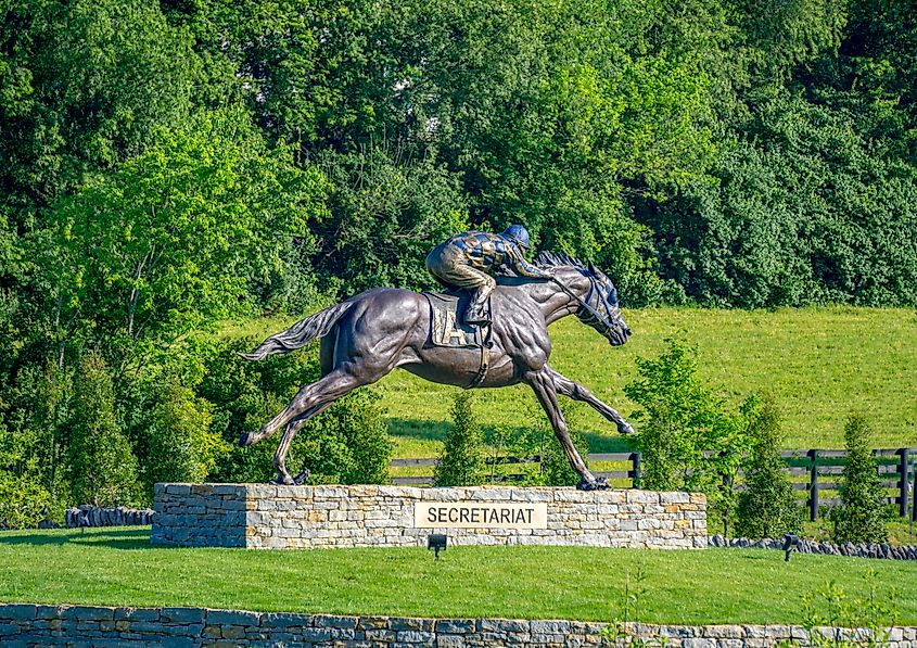  Statue honoring the horse industry and horse racing triple crown winner Secretariat, in Lexington, Kentucky.