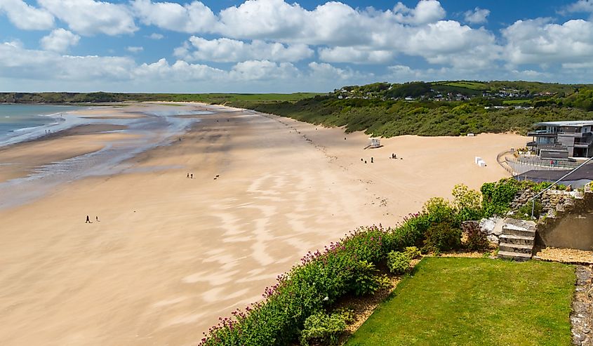 Overlooking Tenby Beach in Carmarthen Bay, Pembrokeshire, South West Wales, UK Europe.