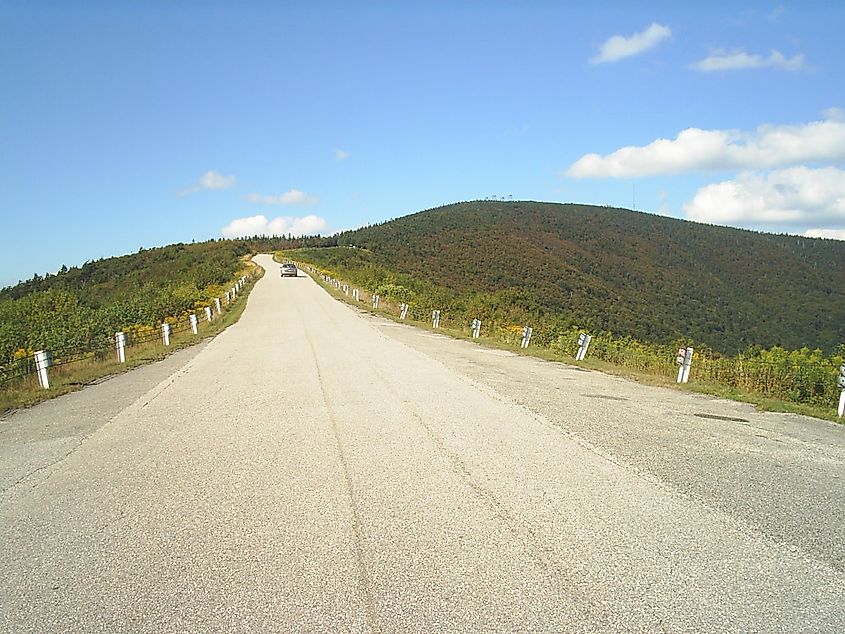 Mount Equinox Skyline Drive climbing toward the summit