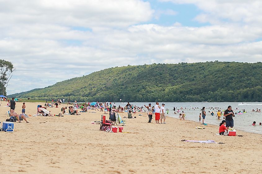 People having a great time at the beach in Lehighton, Pennsylvania. Image credit: Helen89 / Shutterstock.com.