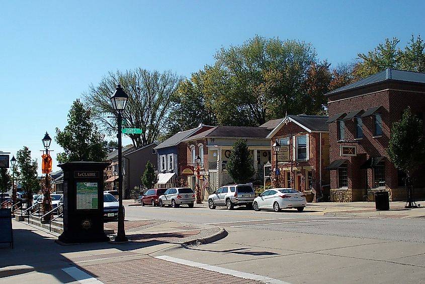 Cody Road Historic District is the main street through Le Claire