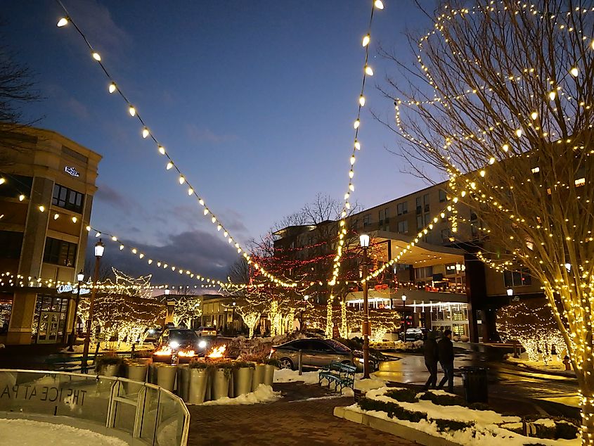 Pretty Leawood, Kansas, at night. (Credit: Matt Fowler KC via Shutterstock)