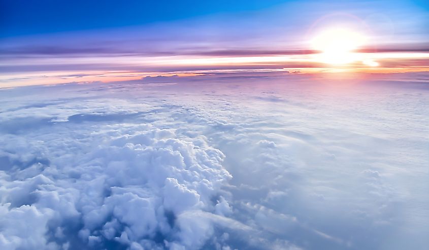 The sky atmosphere of the stratosphere
