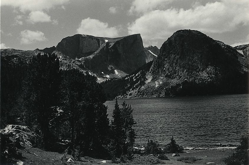 Grave Lake, Mount Hooker and Pilot Knob (the half dome just beyond the lake).