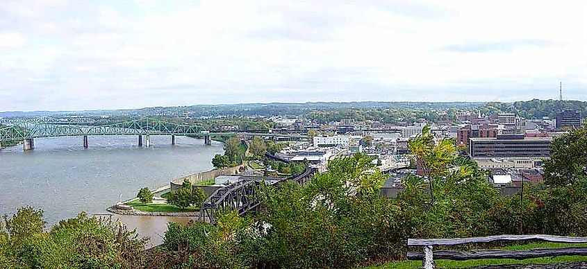 View of Parkersburg, West Virginia, as seen from Fort Boreman Historical Park. Image credit: Mgoudy85 via Wikimedia Commons