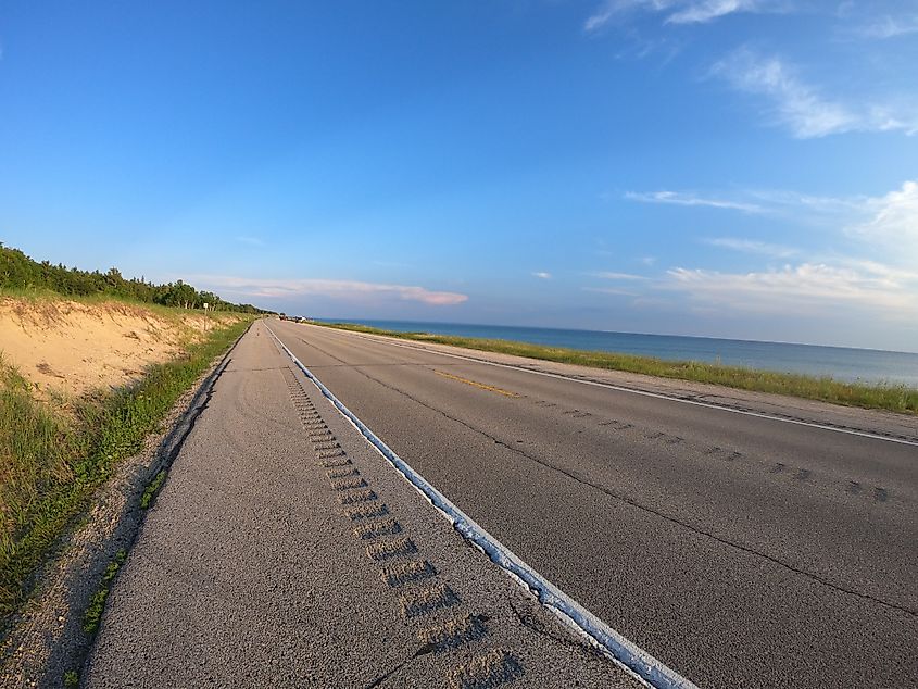 M-2 in Michigan’s Upper Peninsula along the shores of Lake Michigan