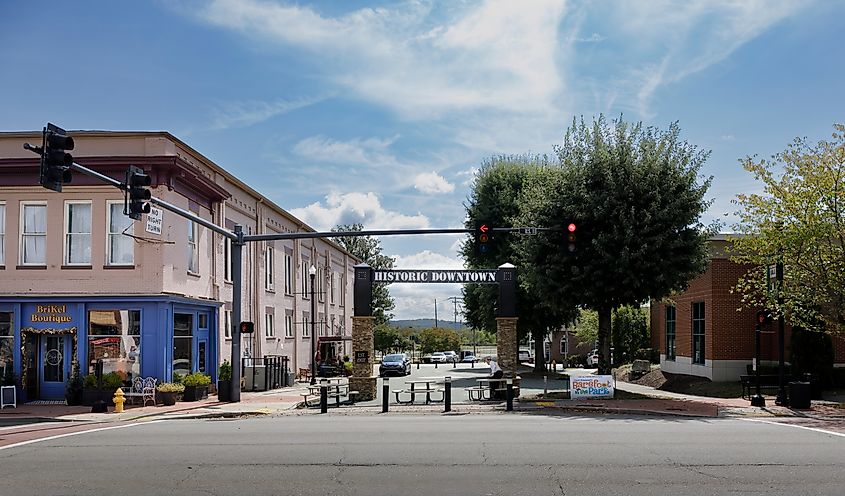 Editorial Photo Credit:J. Michael Jones via Shutterstock. Sept., 19, 2024, Lenoir City, TN: Entrance to public park in downtown.