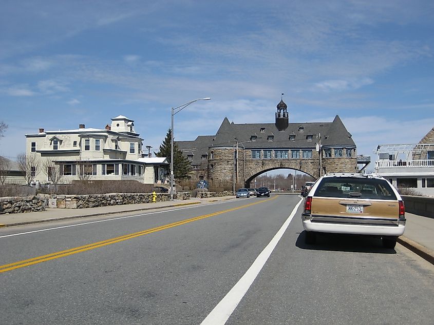 Narragansett, Rhode Island. In Wikipedia. https://en.wikipedia.org/wiki/Narragansett,_Rhode_Island By User:LionOfJudah80 - Own work, Public Domain, https://commons.wikimedia.org/w/index.php?curid=18019528