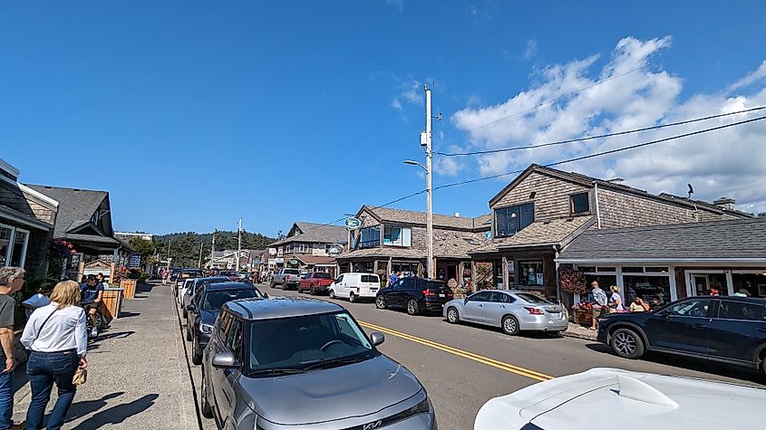 View of Hemlock Street in downtown Cannon Beach, Oregon.