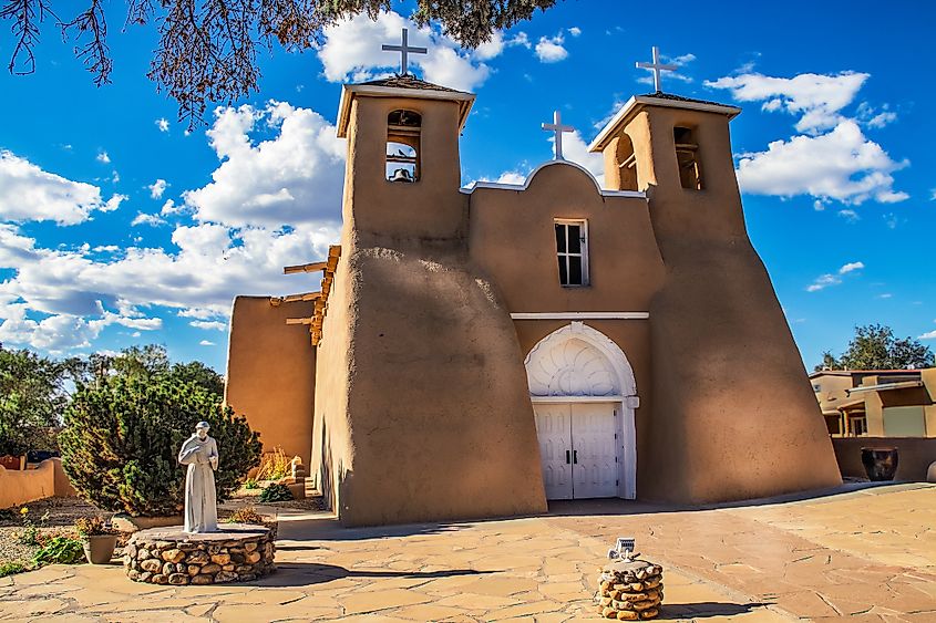 Taos Historic adobe San Francisco de Asis Mission Church 