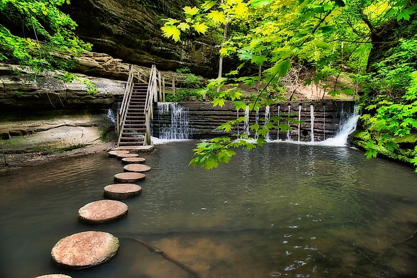 A beautiful lake in the Matthiessen State Park.
