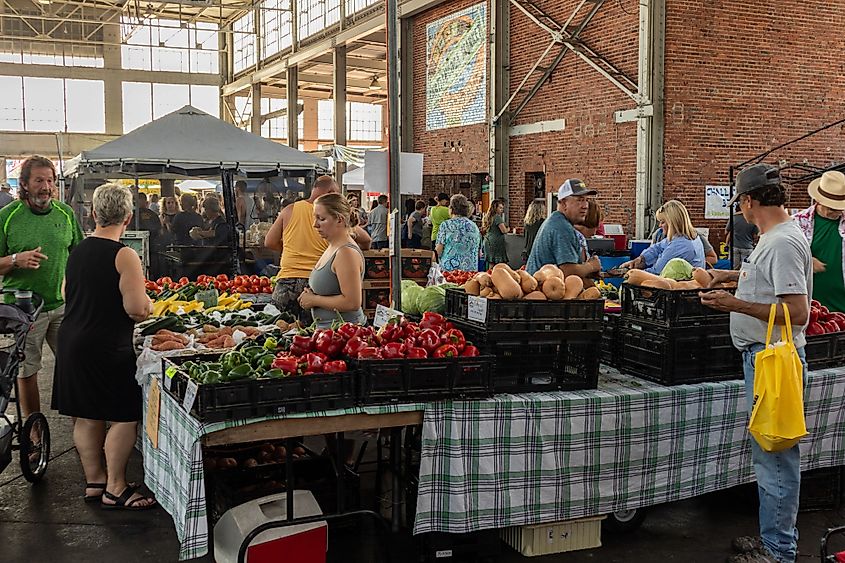Chattanooga, Tennessee: Vendors selling fresh vegetables at the First Tennessee Pavilion Chattanooga Market