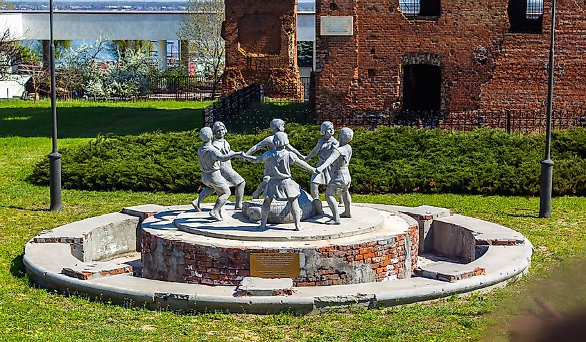 Monument "Children and the Crocodile" in Volgograd, Russia.