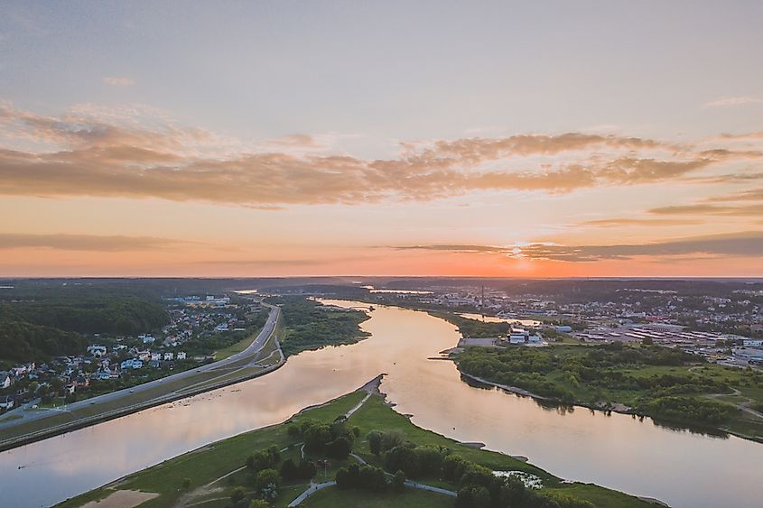 What is a Confluence River? - WorldAtlas
