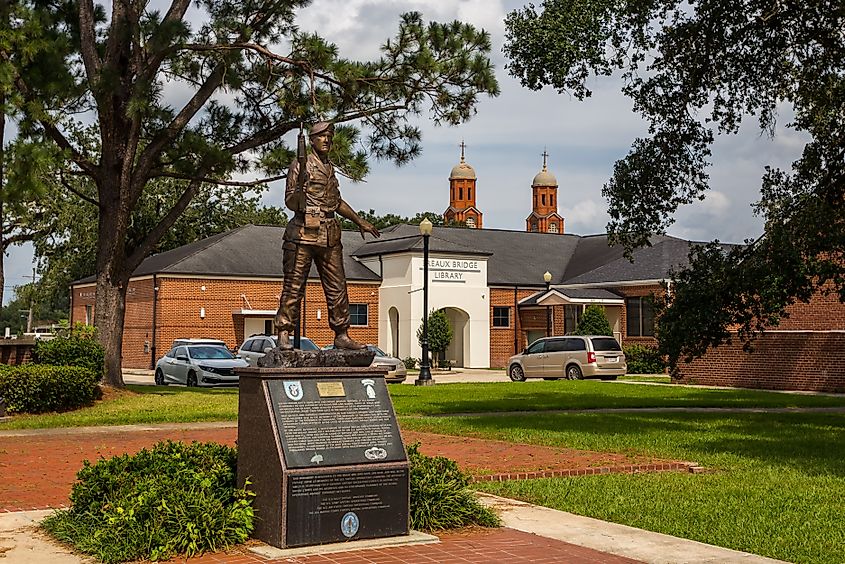 Breaux Bridge, Louisiana: Statue near the public library honoring the Green Berets of the U.S. Army.
