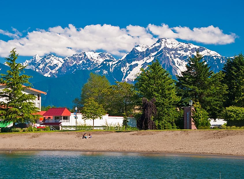 Lakeview condo over gorgeous mountain in Harrison Hot Springs, British Columbia
